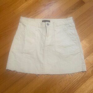 Lucky Brand Off white denim short skirt size 2/26